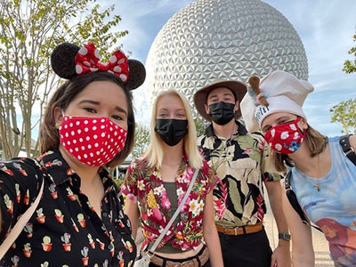 Putnam lab at Epcot before BMES (2021)